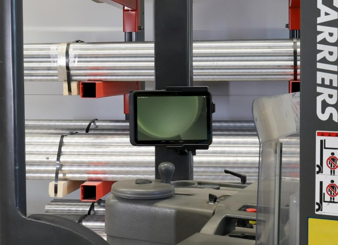 Illustration pour Supports Brodit pour appareils Samsung : sécurité et ergonomie en environnement professionnel