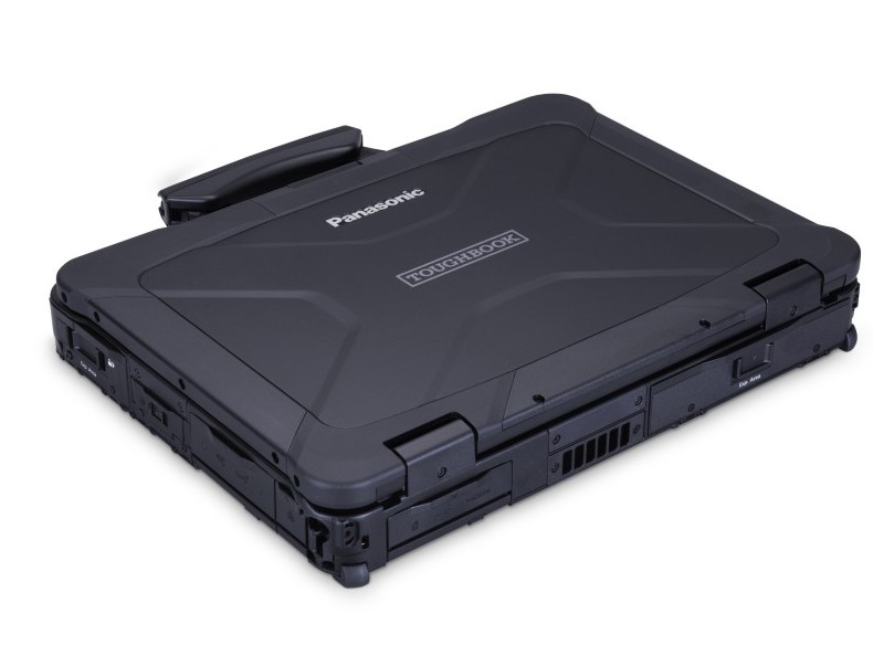 PC portable durci Panasonic sur table de maintenance industrielle.