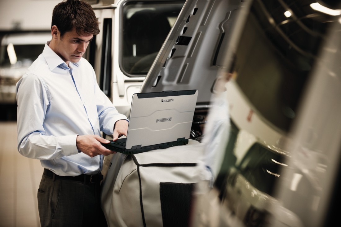 Toughbook 40 Panasonic connecté en 5G et Wi-Fi 7.