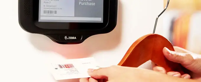 borne tactile avec scanner codes barres zebra cc600
