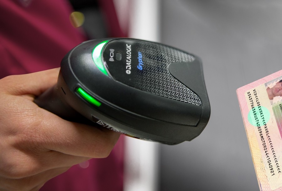 Lecteur optique Datalogic GD4520 avec boîtier Disinfectant‑Ready pour nettoyage fréquent.