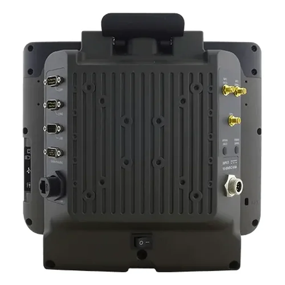 Arri&egrave;re du Winmate FM10 et connectique pour chariot