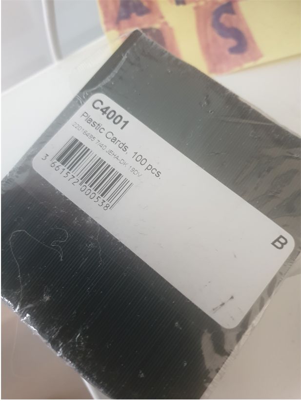 EVOLIS - 756562 - 100 cartes C4001 Noir mat